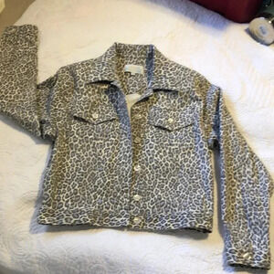 Stylish Linda Bertozzi leopard print denim style jacket